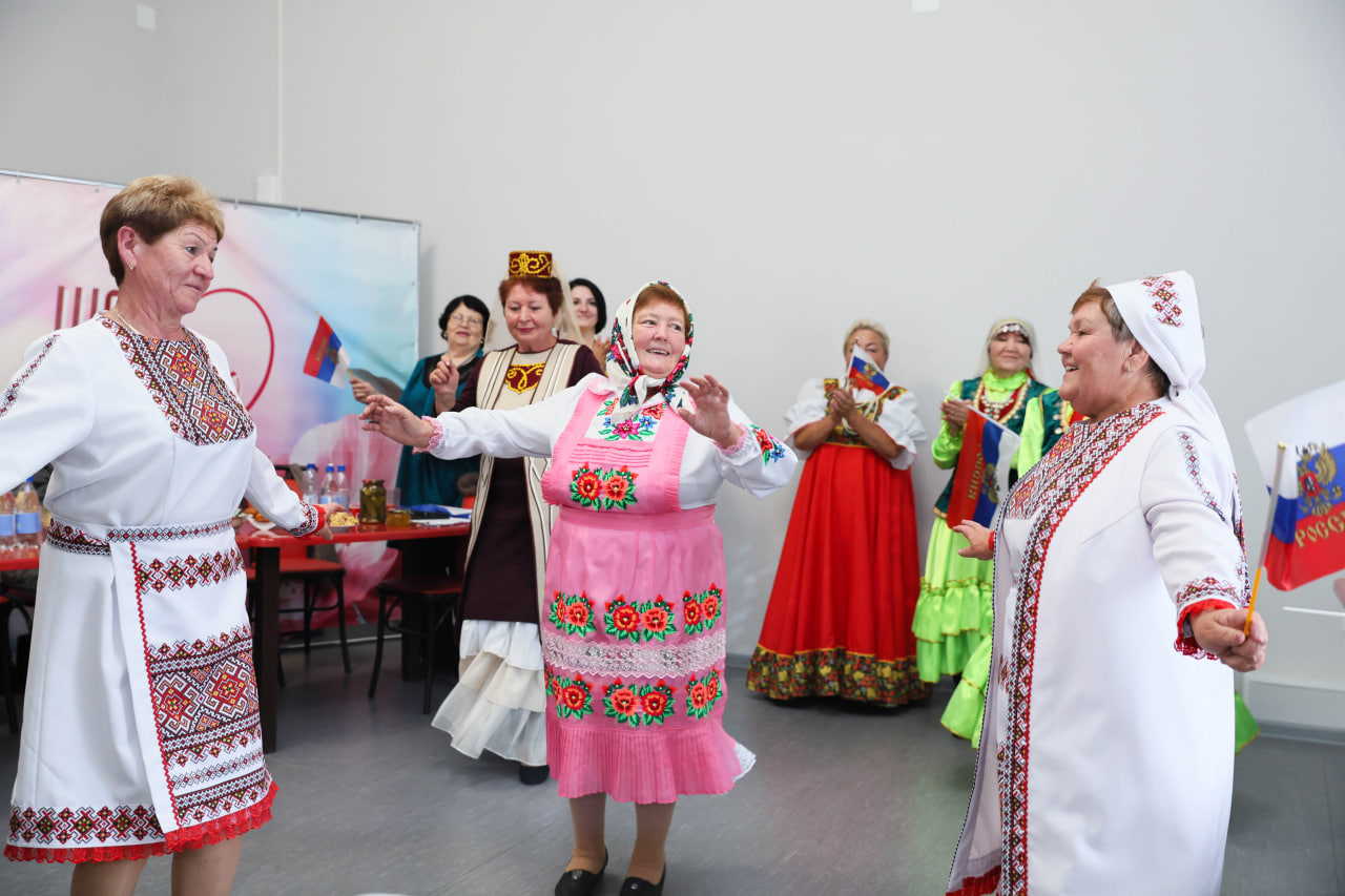 Разные народы — одна душа. Поём на одном языке на "Шоу Бондаренко" Разные народы — одна душа. Поём на одном языке на "Шоу Бондаренко"